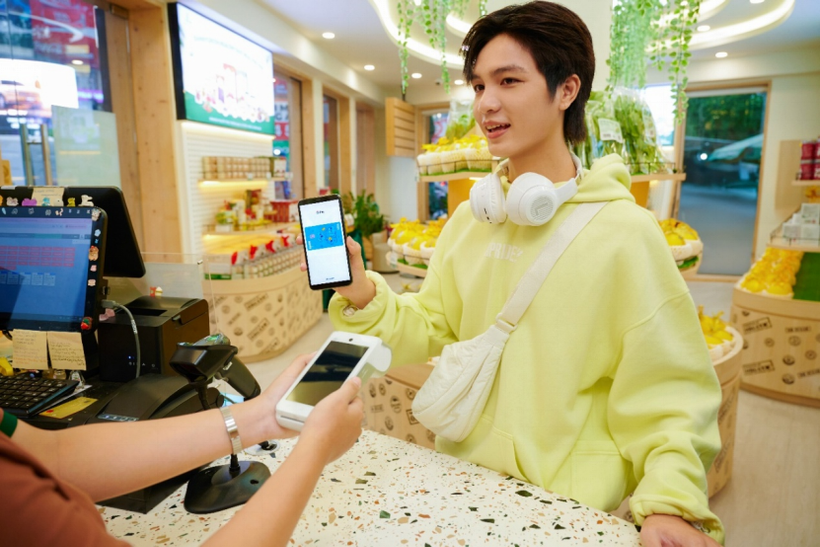 Khách hàng sử dụng phương thức thanh toán Google Pay trên Cake. 