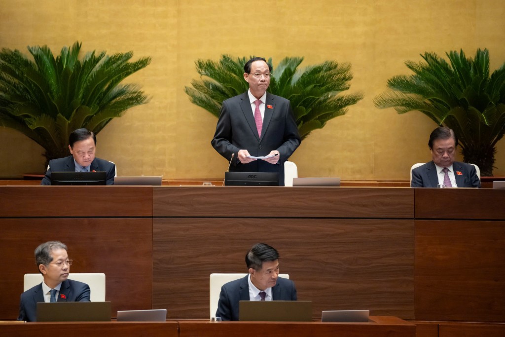 Kiến nghị ưu tiên bố trí nguồn lực, hoàn thành mục tiêu cấp điện Kiến nghị ưu tiên bố trí nguồn lực, hoàn thành mục tiêu cấp điện