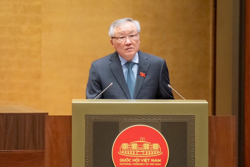 Phó Thủ tướng Thường trực Nguyễn Hòa Bình đã trình bày báo cáo tổng hợp việc thực hiện một số nghị quyết của Quốc hội khóa XIV và khóa XV về giám sát chuyên đề và chất vấn. Phó Thủ tướng Thường trực Nguyễn Hòa Bình đã trình bày báo cáo tổng hợp việc thực hiện một số nghị quyết của Quốc hội khóa XIV và khóa XV về giám sát chuyên đề và chất vấn.