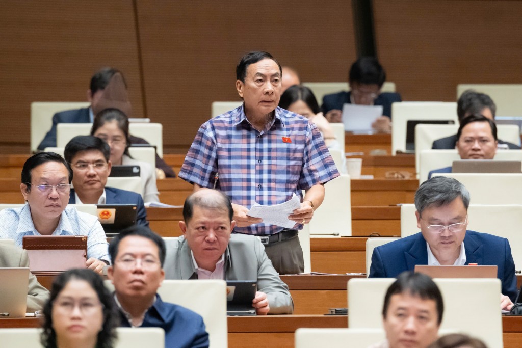 Kiến nghị ưu tiên bố trí nguồn lực, hoàn thành mục tiêu cấp điện Kiến nghị ưu tiên bố trí nguồn lực, hoàn thành mục tiêu cấp điện