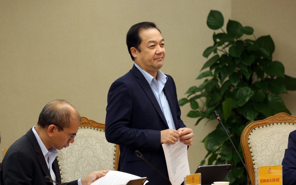 Thứ trưởng Bộ Khoa học và Công nghệ Phạm Đức Long báo cáo - Ảnh: VGP/Minh Khôi