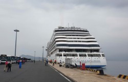 “Biểu tượng 6 sao” của du lịch biển thế giới cập cảng Cam Ranh