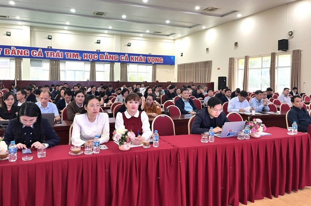 Thông tin tình hình thời sự trong nước, quốc tế tới cán bộ Mặt trận