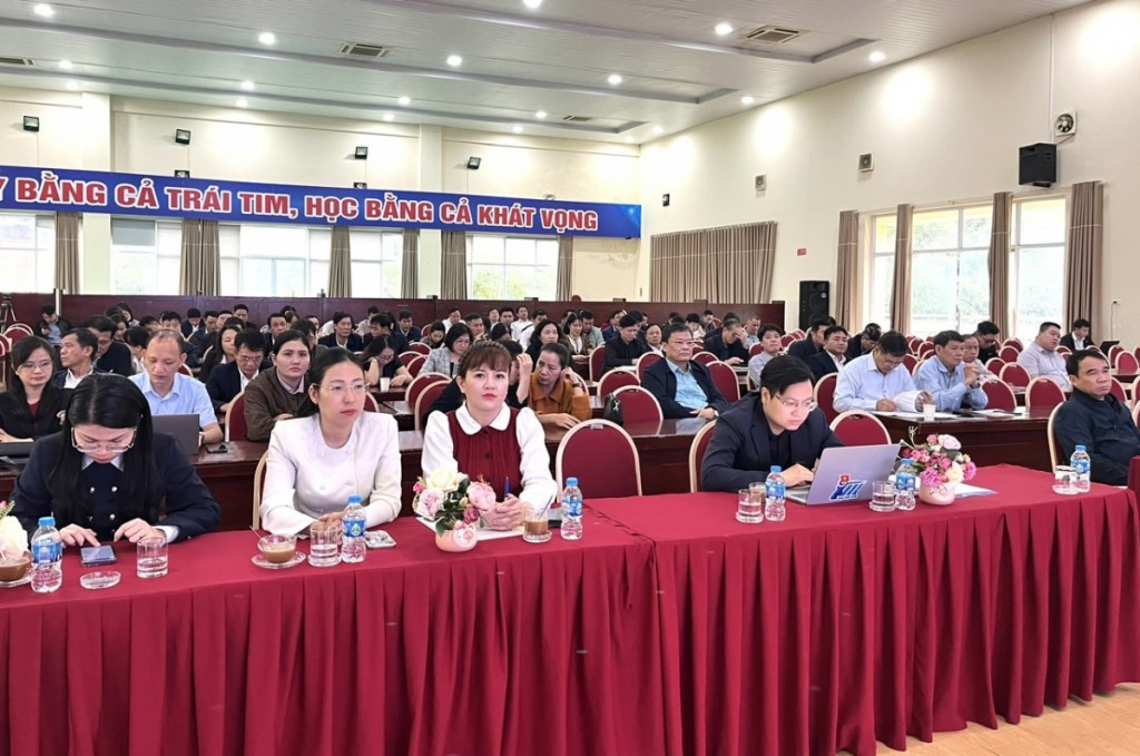 Thông tin tình hình thời sự trong nước, quốc tế tới cán bộ Mặt trận