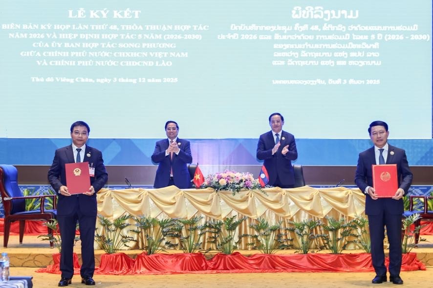 Hai Thủ tướng chứng kiến lễ ký kết các Văn kiện hợp tác giữa Bộ Giáo dục và Đào tạo hai nước - Ảnh: VGP/Nhật Bắc Hai Thủ tướng chứng kiến lễ ký kết các Văn kiện hợp tác giữa Bộ Giáo dục và Đào tạo hai nước - Ảnh: VGP/Nhật Bắc