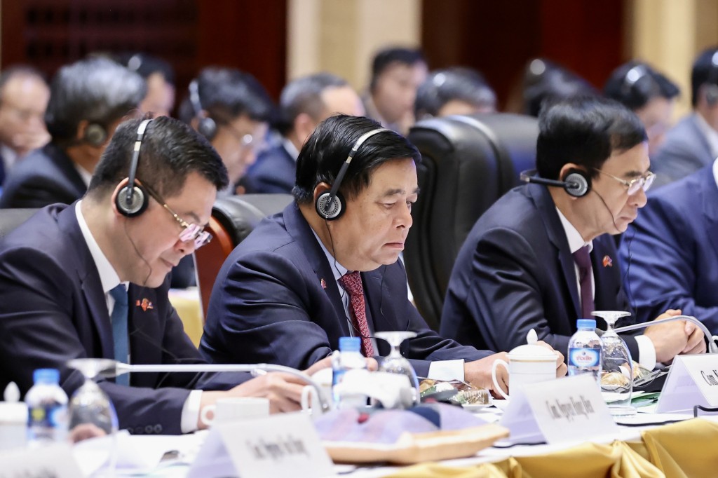 Các đại biểu tham dự Phiên họp - Ảnh: VGP/Nhật Bắc Các đại biểu tham dự Phiên họp - Ảnh: VGP/Nhật Bắc