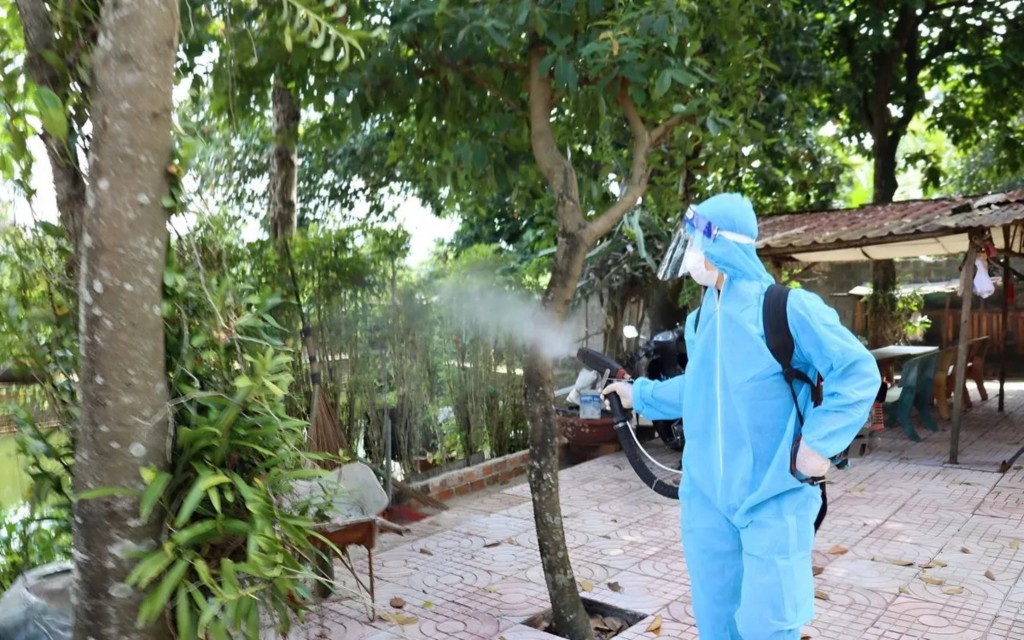 Phun thuốc phòng sốt xuất huyết Phun thuốc phòng sốt xuất huyết