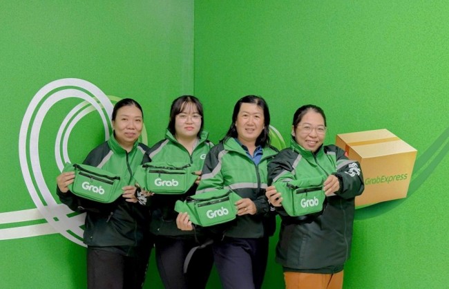 Grab tặng hơn 40.000 đồng phục mới cho đối tác tài xế