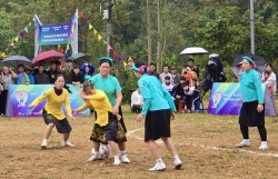 Khai mạc Giải Bóng đá nữ các dân tộc thiểu số tại Quảng Ninh