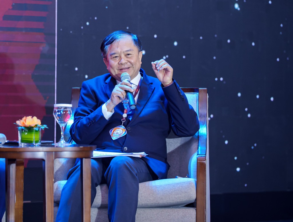 TTƯT Ths.Bs Nguyễn Ngọc Anh Tuấn chia sẻ tại hội thảo