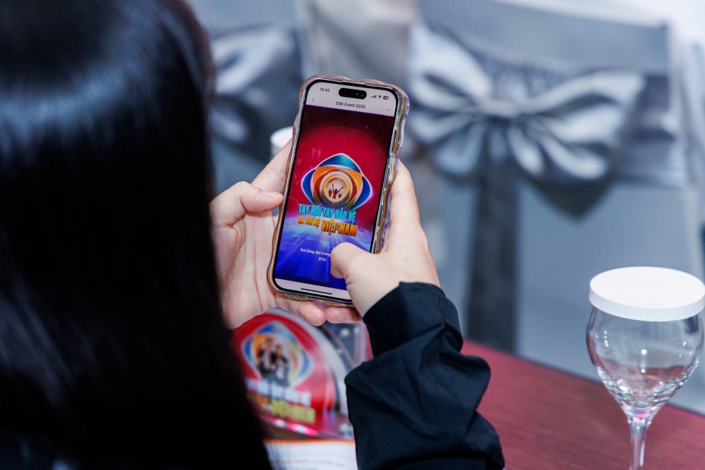  Khoảnh khắc các khách mời tại hội thảo cùng chung tay đồng lòng bảo vệ các thế hệ tương lai của Việt Nam