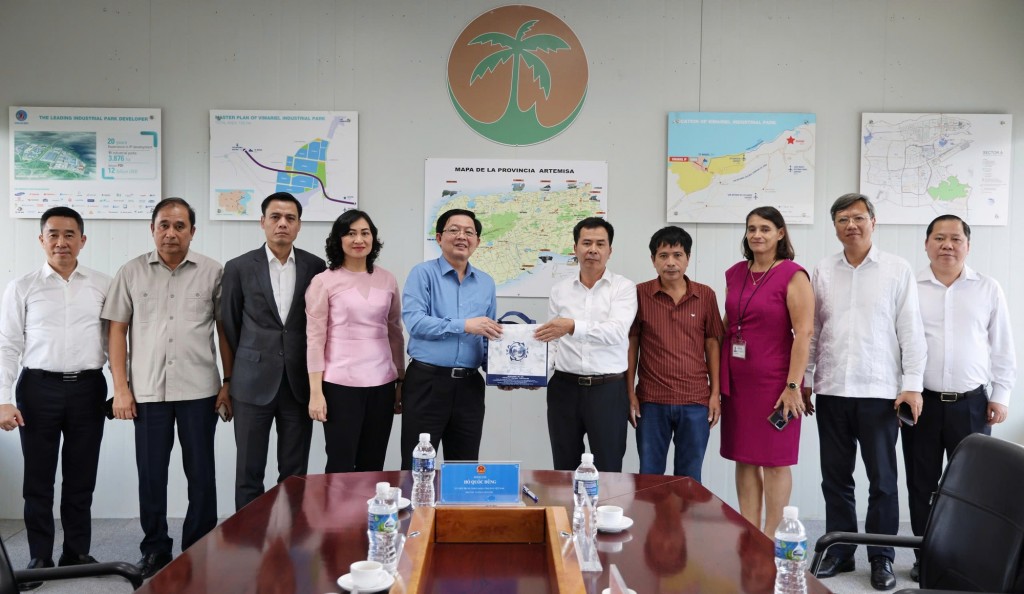 Phó Thủ tướng Hồ Quốc Dũng thăm dự án Phát triển hạ tầng Khu Công nghiệp ViMariel do Viglacera làm chủ đầu tư - Ảnh: VGP/Gia Huy