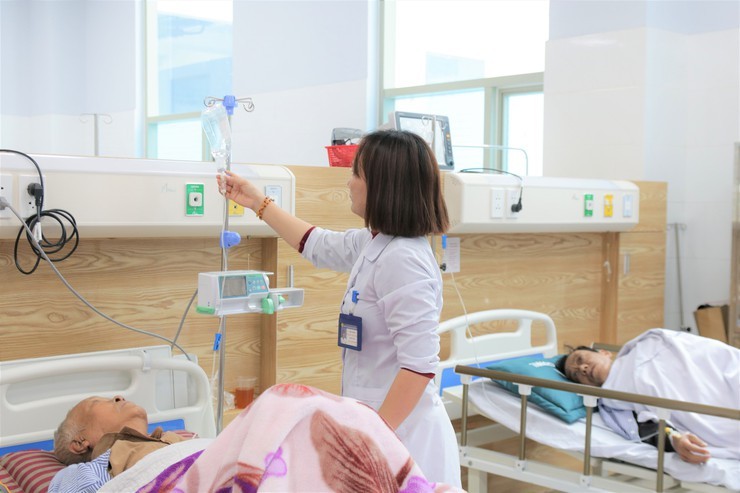 Đẩy mạnh tuyên truyền nâng cao y đức trong cán bộ ngành y tế