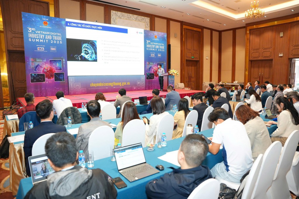 Chuyển đổi kép trong sản xuất công nghiệp và năng lượng