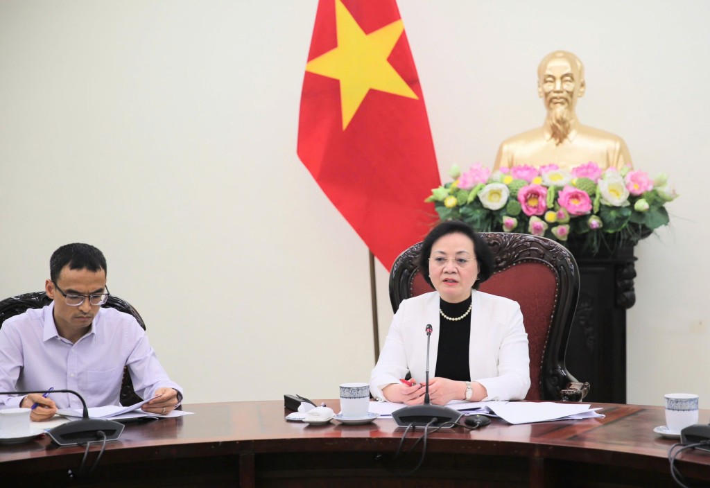 Phó Thủ tướng Phạm Thị Thanh Trà cho ý kiến về thời hạn hoàn thành các nghị định - Ảnh: VGP/Thu Giang