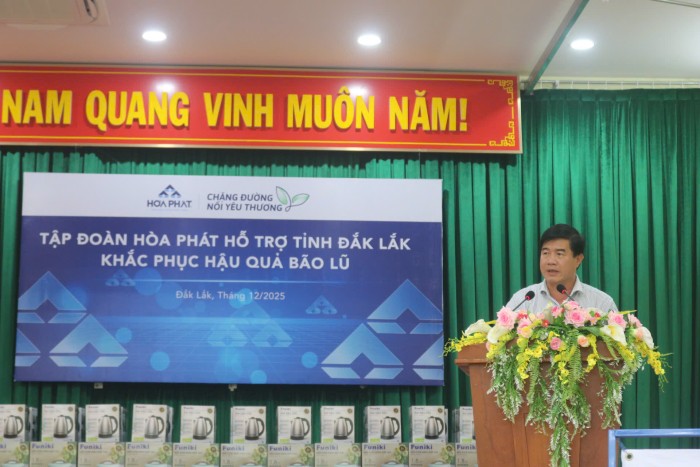 Hòa Phát tặng 100.000m2 tôn, hàng ngàn đồ dùng thiết yếu tại tỉnh Đắk Lắk