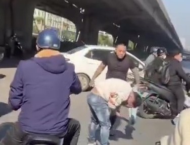 Dùng “luật rừng” giải quyết va chạm giao thông và cái kết đắng