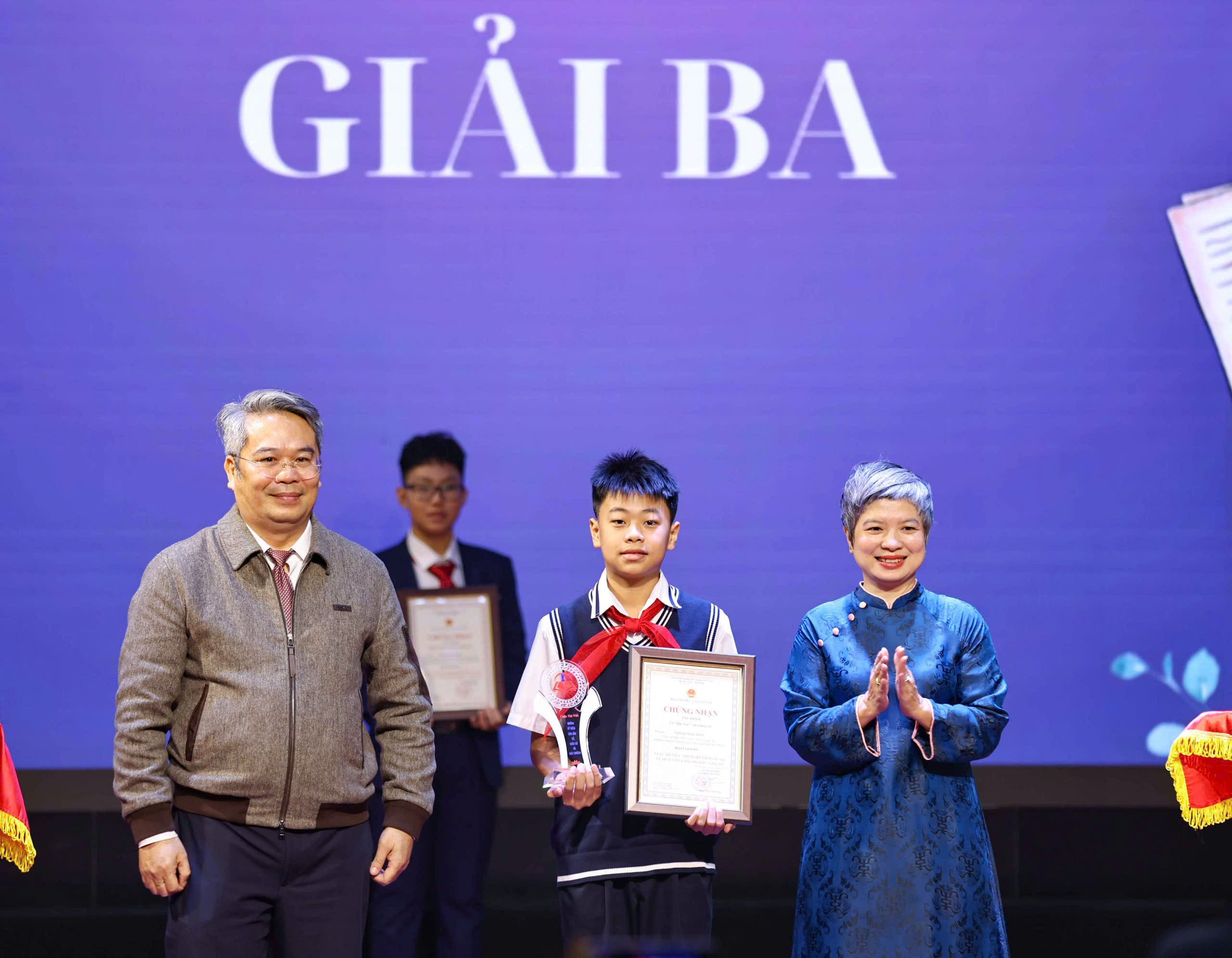 Nghiêm Xuân Bách, Học sinh lớp 7A9, Trường THCS Giảng Võ, phường Giảng Võ, thành phố Hà Nội