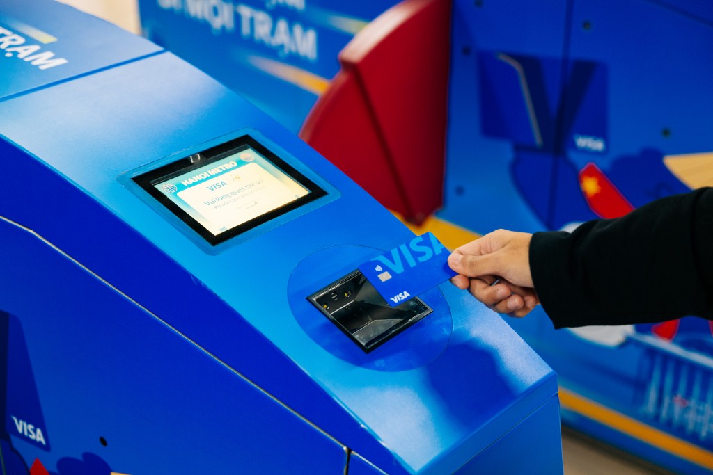 Giải pháp thanh toán “chạm để di chuyển” của Visa tại Hà Nội trên tuyến Metro 2A (1)