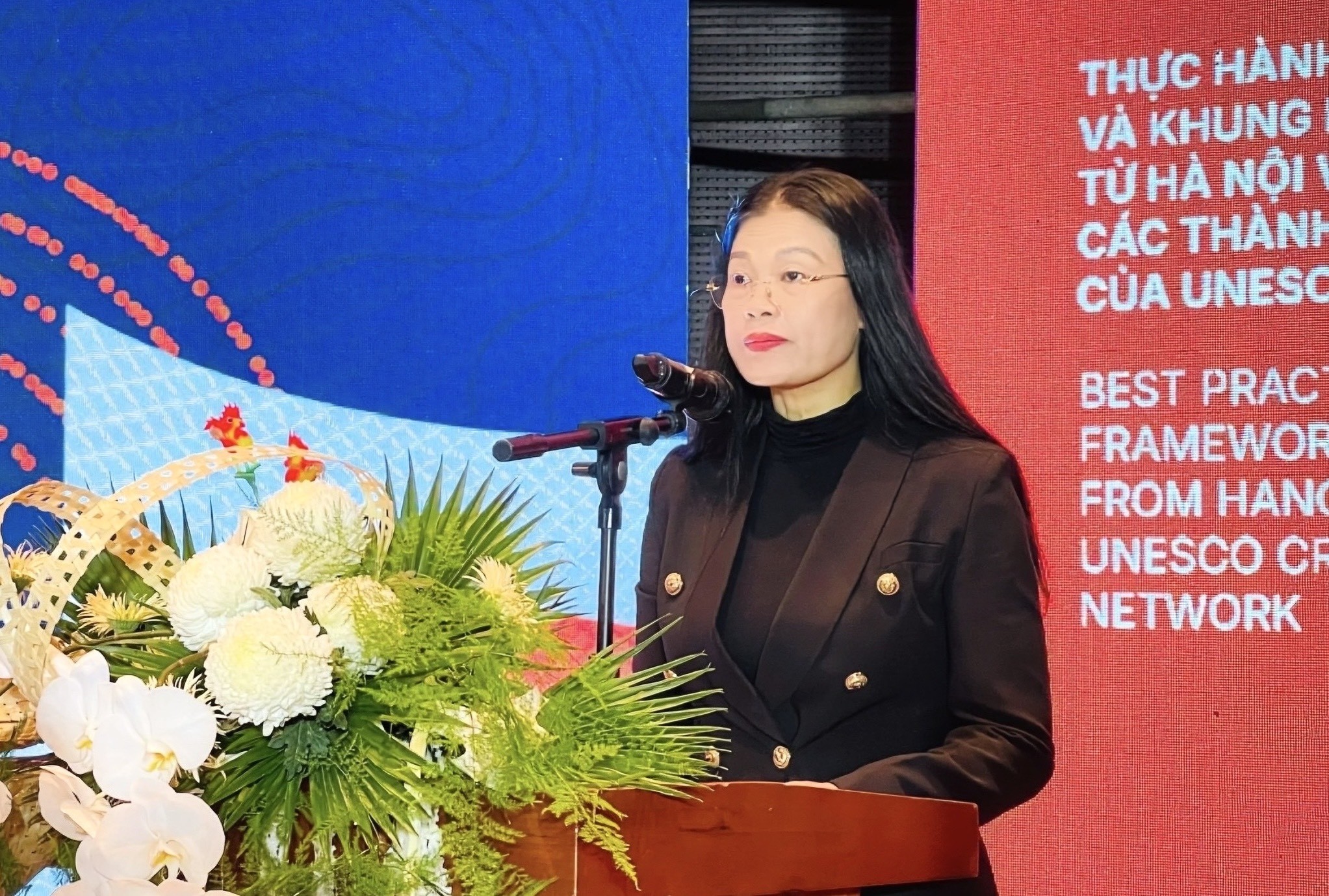 Đồng chí Bạch Liên Hương - Giám đốc Sở Văn hóa và Thể thao Hà Nội phát biểu tại Hội nghị Đồng chí Bạch Liên Hương - Giám đốc Sở Văn hóa và Thể thao Hà Nội phát biểu tại Hội nghị