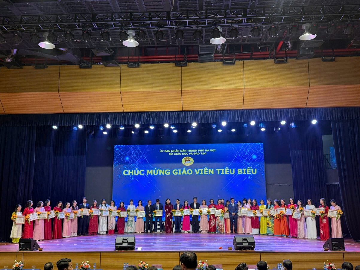 Giải Nhất tiêu biểu Hội thi Giáo viên dạy giỏi Thành phố của cô Nguyễn Thị Phượng - Niềm tự hào của THCS Giảng Võ