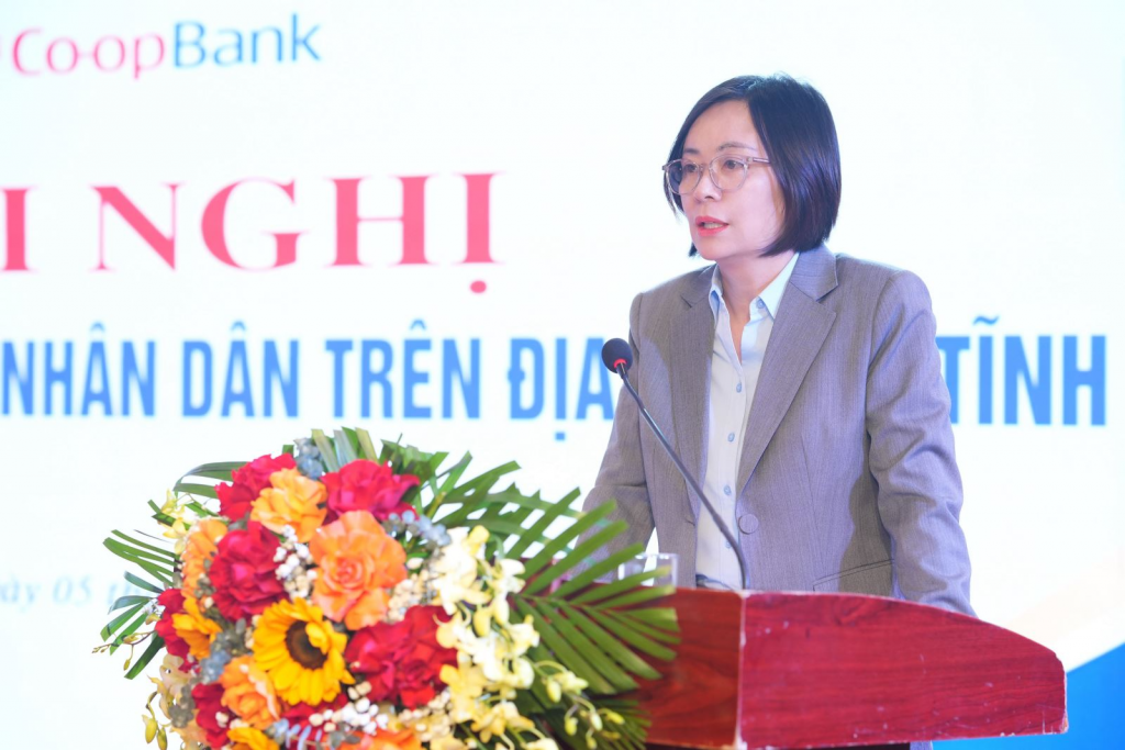 Bà Phạm Thị Hồng Minh - Thành viên HĐQT, Tổng Giám đốc Co-opBank phát biểu tại Hội nghị