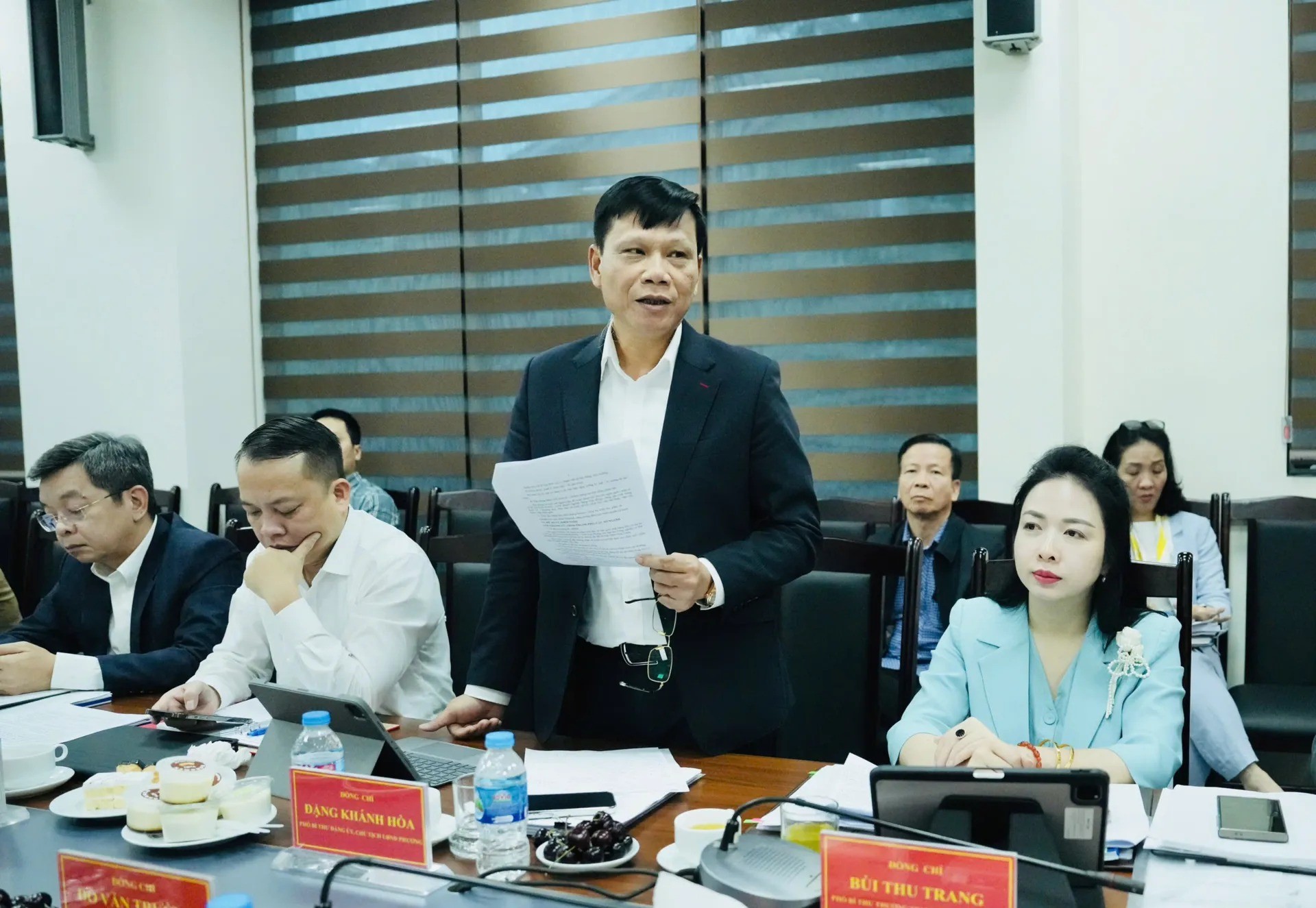 Phó Bí thư Đảng ủy, Chủ tịch UBND phường Phương Liệt Đặng Khánh Hoà phát biểu ý kiến tại buổi làm việc