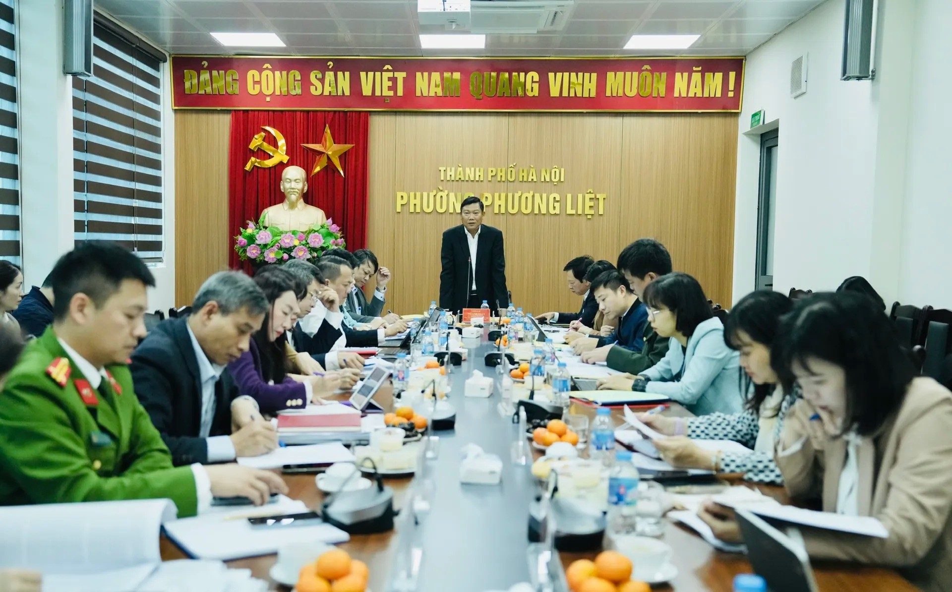 Đoàn giám sát số 06 của Ban Thường vụ Thành ủy Hà Nội do Ủy viên Ban Thường vụ Thành ủy, Chủ nhiệm Ủy ban Kiểm tra Thành ủy Đỗ Anh Tuấn làm Trưởng đoàn tiến hành giám sát Ban Thường vụ Đảng ủy phường Phương Liệt