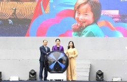 Lan tỏa yêu thương, nhân lên niềm hạnh phúc của người Việt