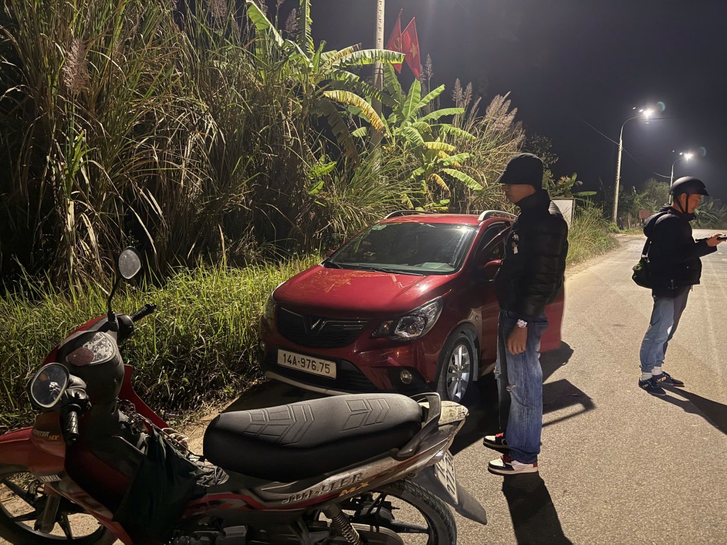 Quảng Ninh: Bắt giữ đối tượng vận chuyển 88 bình nghi là khí cười Quảng Ninh: Bắt giữ đối tượng vận chuyển 88 bình nghi là khí cười