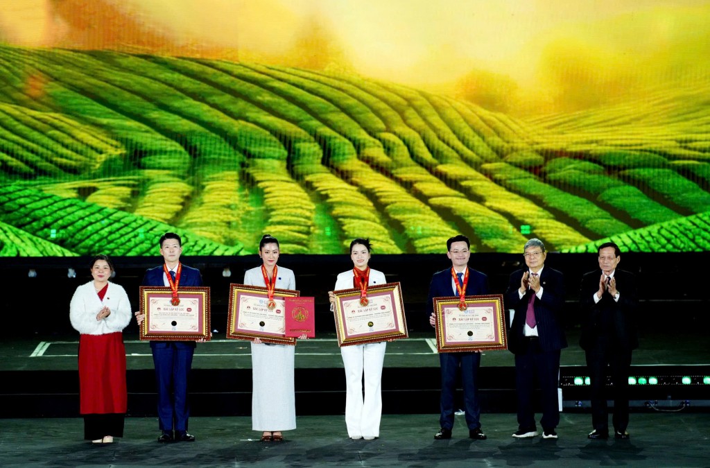 Khai mạc Lễ hội trà quốc tế, nhiều kỷ lục được vinh danh