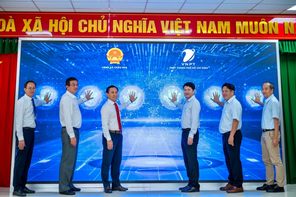 Xã Châu Pha phát động Phong trào “Bình dân học vụ số” Xã Châu Pha phát động Phong trào “Bình dân học vụ số”