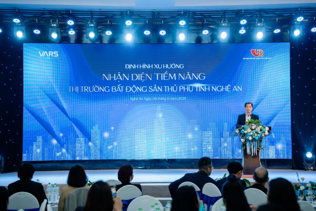 TS Nguyễn Văn Đính - Chủ tịch Hội Môi giới Bất động sản Việt Nam chia sẻ tại Hội thảo TS Nguyễn Văn Đính - Chủ tịch Hội Môi giới Bất động sản Việt Nam chia sẻ tại Hội thảo