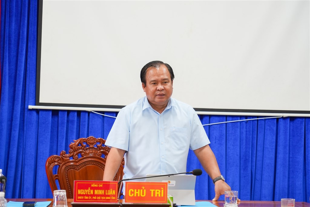 Phó Chủ tịch UBND tỉnh Nguyễn Minh Luân theo dõi lĩnh vực giáo dục, y tế và chuyển đổi số. Phó Chủ tịch UBND tỉnh Nguyễn Minh Luân theo dõi lĩnh vực giáo dục, y tế và chuyển đổi số.