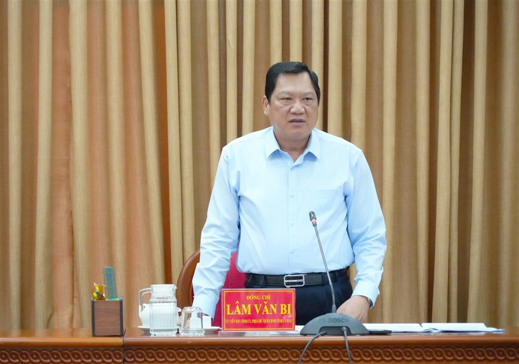 Phó Chủ tịch Thường trực UBND tỉnh Lâm Văn Bi phụ trách phát triển kinh tế - xã hội và các dự án trọng điểm. Phó Chủ tịch Thường trực UBND tỉnh Lâm Văn Bi phụ trách phát triển kinh tế - xã hội và các dự án trọng điểm.