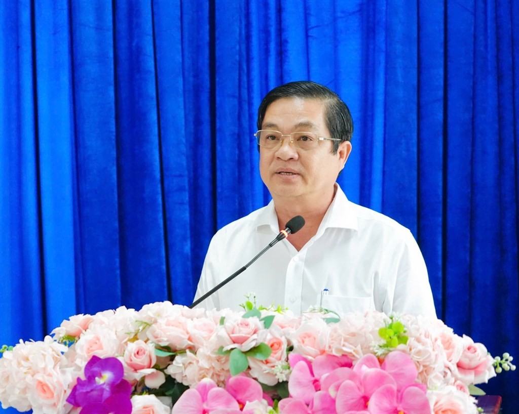 Phó Chủ tịch UBND tỉnh Huỳnh Chí Nguyện chỉ đạo lĩnh vực công nghiệp, thương mại và quản lý doanh nghiệp. Phó Chủ tịch UBND tỉnh Huỳnh Chí Nguyện chỉ đạo lĩnh vực công nghiệp, thương mại và quản lý doanh nghiệp.