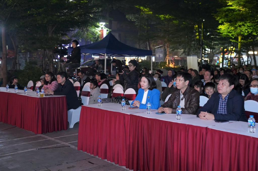 Các vị đại biểu tham dự chương trình Các vị đại biểu tham dự chương trình