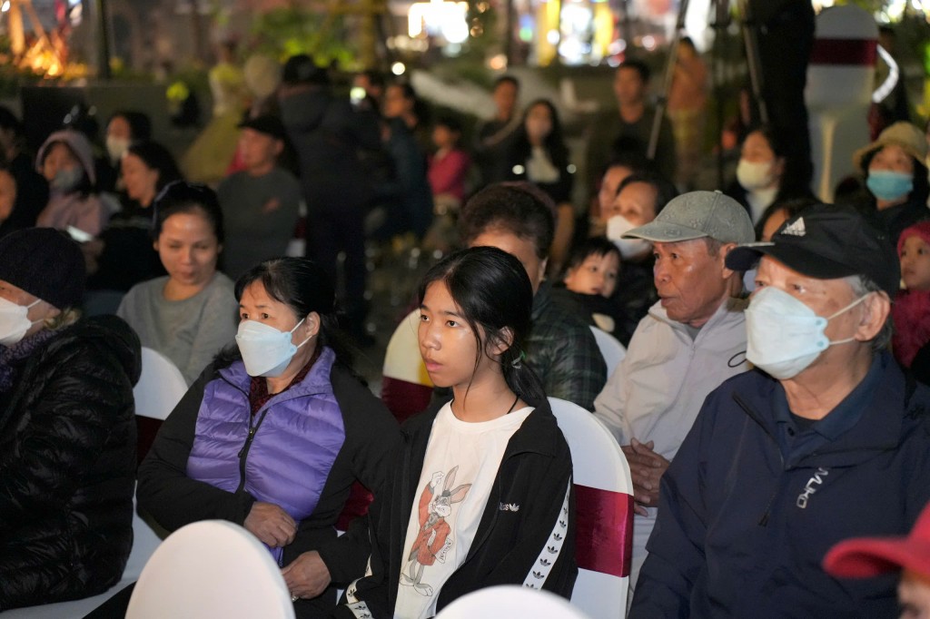 Chương trình thu hút sự quan tâm theo dõi của đông đảo khán giả trong và ngoài nước Chương trình thu hút sự quan tâm theo dõi của đông đảo khán giả trong và ngoài nước