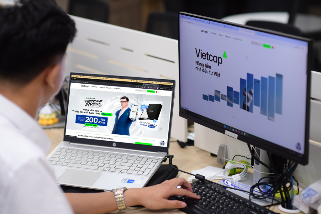Vietcap khởi động cuộc thi thi “Vietcap Invest – Nâng tầm đầu tư, thắng lớn mỗi tuần cùng Warren!” Vietcap khởi động cuộc thi thi “Vietcap Invest – Nâng tầm đầu tư, thắng lớn mỗi tuần cùng Warren!”