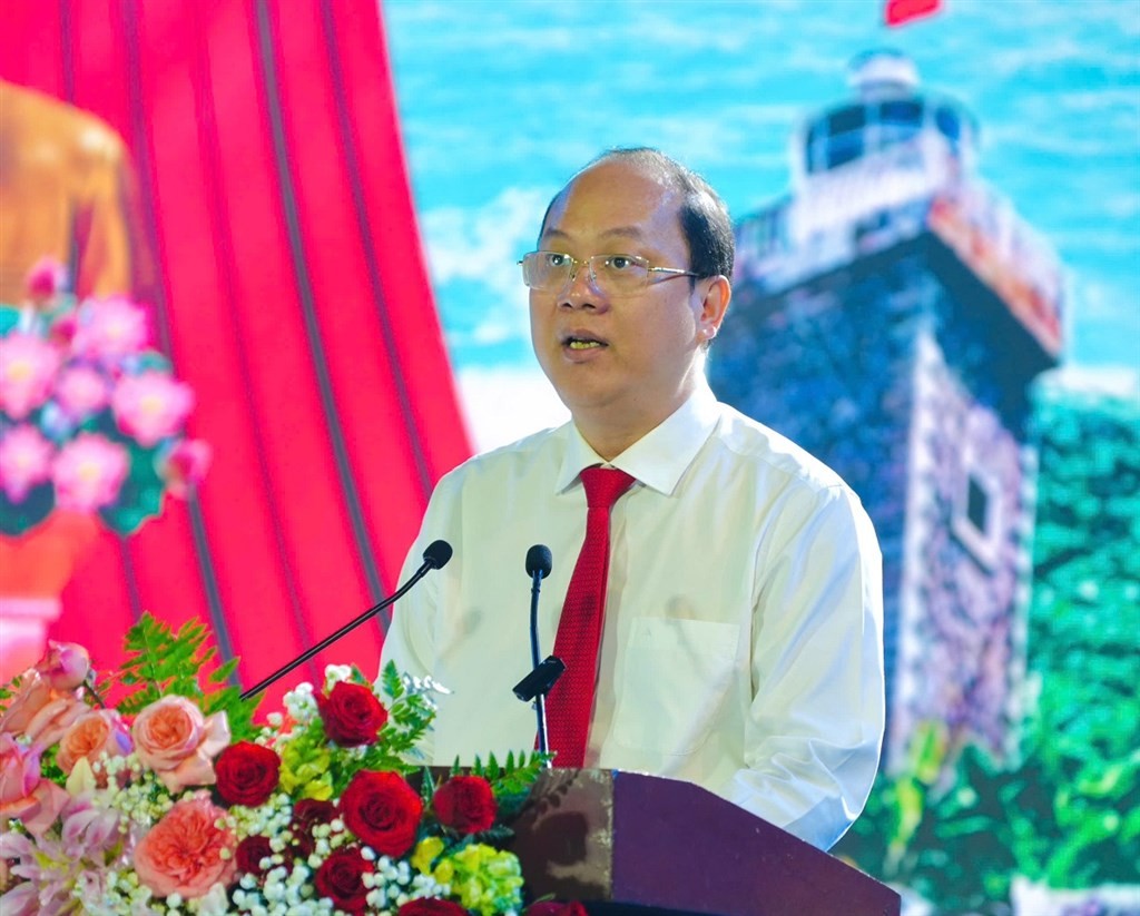 Bí thư Tỉnh ủy Cà Mau Nguyễn Hồ Hải phát biểu ôn lại truyền thống cách mạng 85 năm Khởi nghĩa Hòn Khoai. Bí thư Tỉnh ủy Cà Mau Nguyễn Hồ Hải phát biểu ôn lại truyền thống cách mạng 85 năm Khởi nghĩa Hòn Khoai.