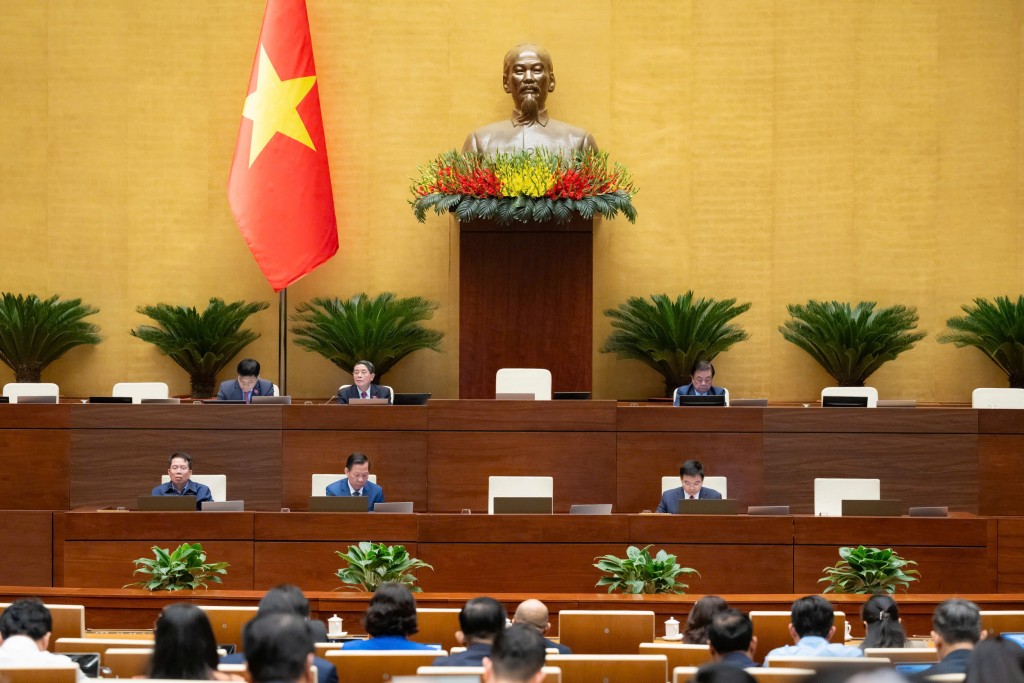 Xem xét cơ chế đặc thù, vượt trội để Hà Nội thực hiện Xem xét cơ chế đặc thù, vượt trội để Hà Nội thực hiện