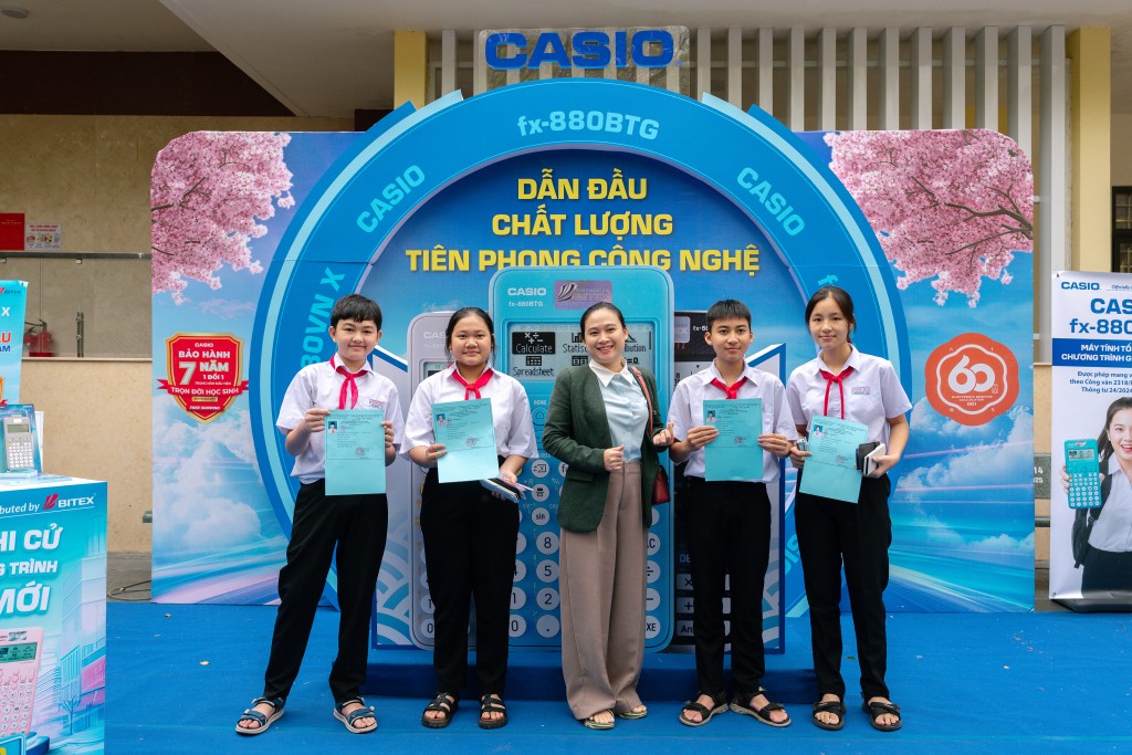 Các em học sinh hào hứng với kỳ thi Các em học sinh hào hứng với kỳ thi