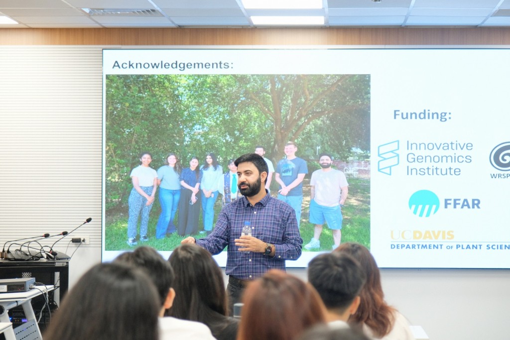 TS Imtiyaz Khanday - Viện Khoa học Nông nghiệp và Môi trường, Đại học California tại Davis (Hoa Kỳ) chia sẻ tại Học viện Nông nghiệp Việt Nam TS Imtiyaz Khanday - Viện Khoa học Nông nghiệp và Môi trường, Đại học California tại Davis (Hoa Kỳ) chia sẻ tại Học viện Nông nghiệp Việt Nam