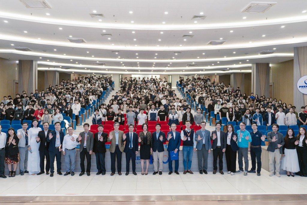 Các chuyên gia, nhà khoa học đồng hành cùng tuần lễ VinFuture 2025 đến chia sẻ với giảng viên, sinh viên Đại học Phenikaa. Các chuyên gia, nhà khoa học đồng hành cùng tuần lễ VinFuture 2025 đến chia sẻ với giảng viên, sinh viên Đại học Phenikaa.