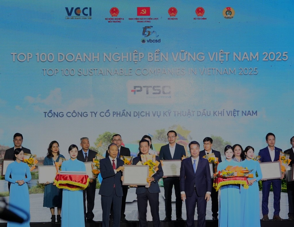 PTSC hướng đến tương lai năng lượng xanh với danh hiệu Top Doanh nghiệp Bền vững 2025 PTSC hướng đến tương lai năng lượng xanh với danh hiệu Top Doanh nghiệp Bền vững 2025