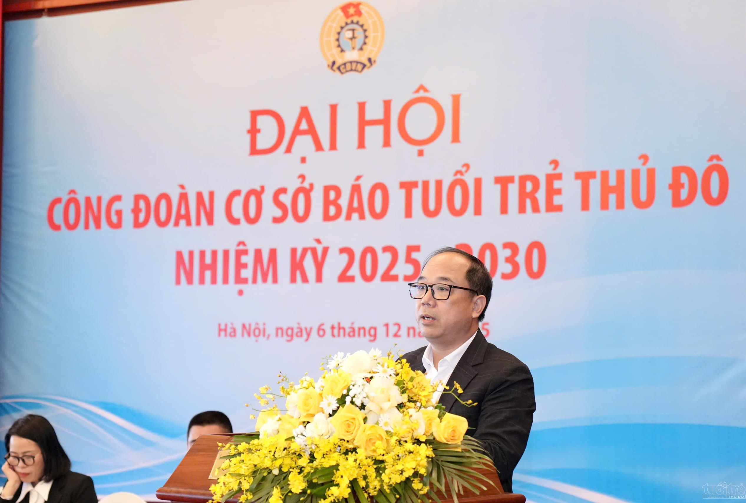 Bí thư Chi bộ, Tổng Biên tập Báo Tuổi trẻ Thủ đô Nguyễn Mạnh Hưng phát biểu tại đại hội Bí thư Chi bộ, Tổng Biên tập Báo Tuổi trẻ Thủ đô Nguyễn Mạnh Hưng phát biểu tại đại hội