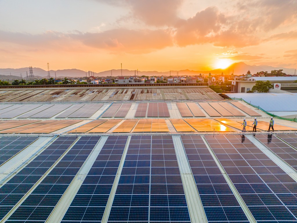 Hệ thống điện mặt trời tại Prime Group là một trong những dự án kết hợp đổi mới công nghệ và tối ưu năng lượng trong sản xuất.