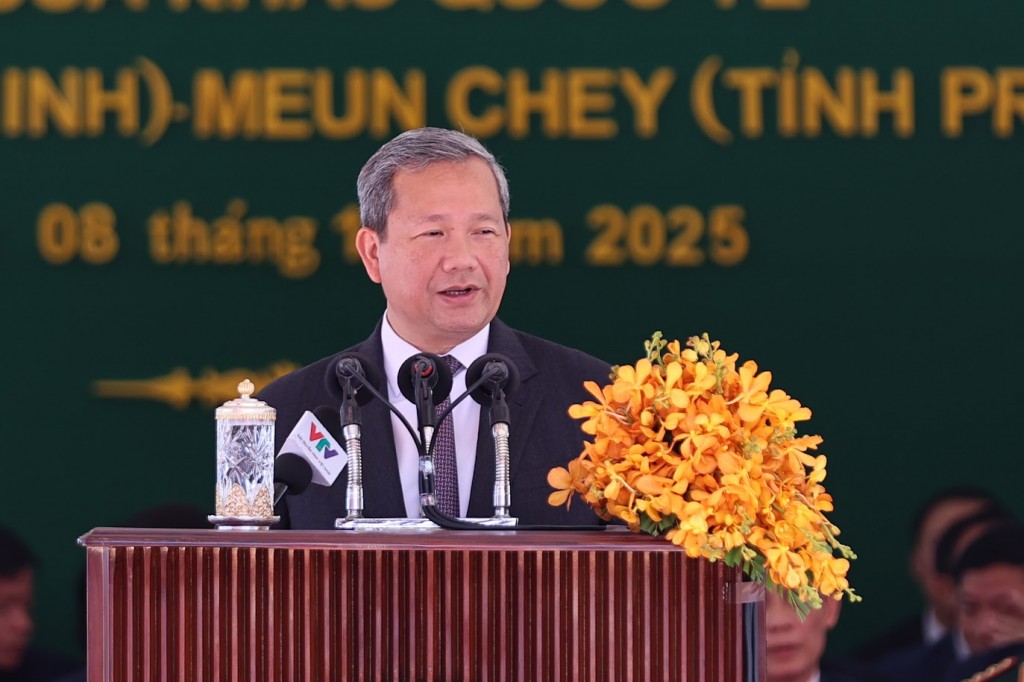 Thủ tướng Vương quốc Campuchia Samdech Thipadei Hun Manet cho rằng việc đưa vào hoạt động chính thức cặp cửa khẩu biên giới quốc tế này là minh chứng rõ nét cho thiện chí, sự thống nhất trong cách làm và quyết tâm hợp tác giữa Campuchia và Việt Nam - Ảnh: VGP/Nhật Bắc Thủ tướng Vương quốc Campuchia Samdech Thipadei Hun Manet cho rằng việc đưa vào hoạt động chính thức cặp cửa khẩu biên giới quốc tế này là minh chứng rõ nét cho thiện chí, sự thống nhất trong cách làm và quyết tâm hợp tác giữa Campuchia và Việt Nam - Ảnh: VGP/Nhật Bắc