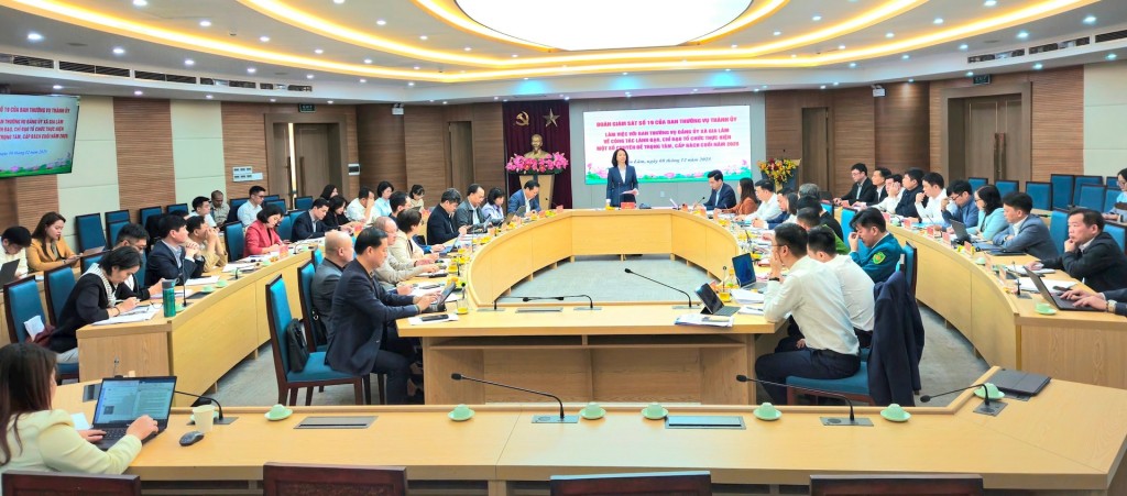 Phó Chủ tịch UBND thành phố Hà Nội Vũ Thu Hà làm việc với xã Gia Lâm Phó Chủ tịch UBND thành phố Hà Nội Vũ Thu Hà làm việc với xã Gia Lâm