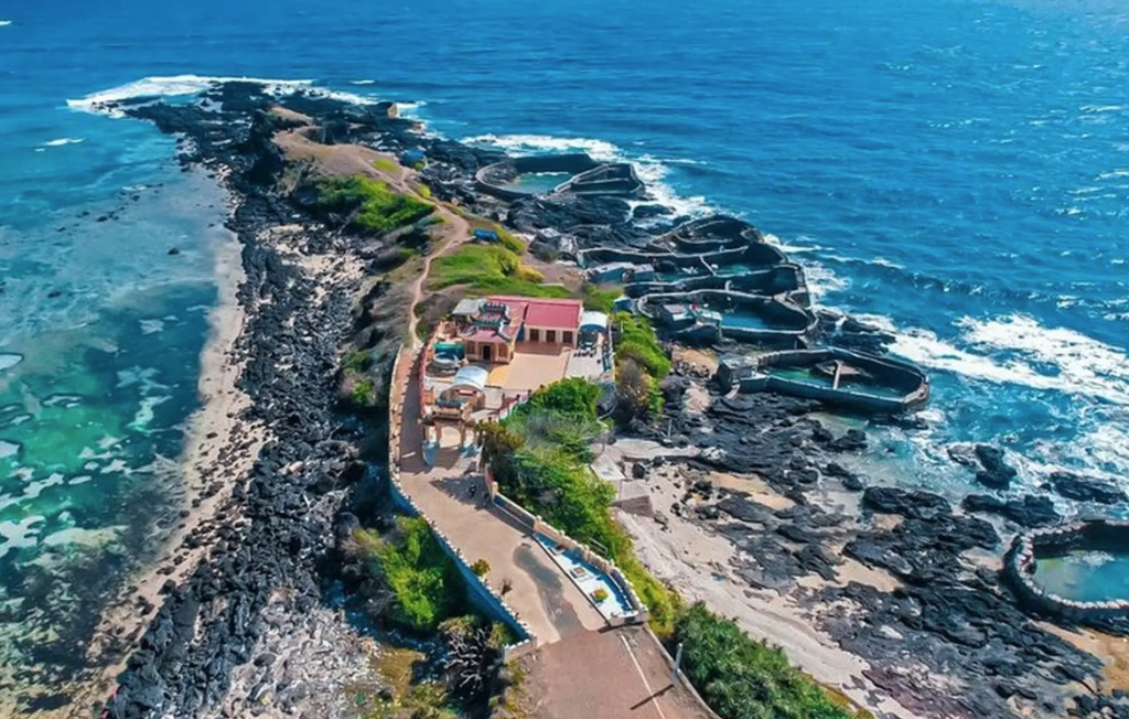 Đảo Phú Quý – một trong những điểm đến không thể bỏ qua, với vẻ đẹp hoang sơ và bình yên Đảo Phú Quý – một trong những điểm đến không thể bỏ qua, với vẻ đẹp hoang sơ và bình yên